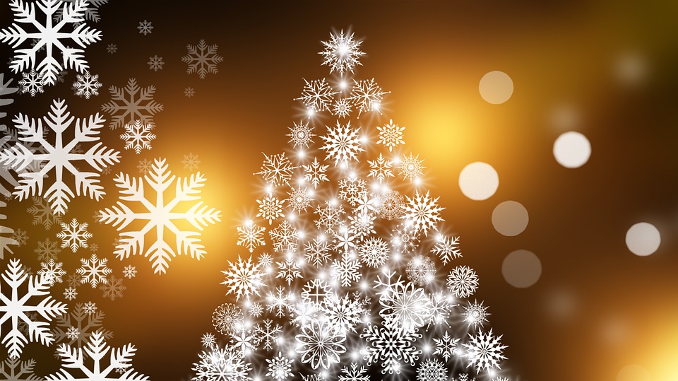 壁面クリスマスツリーは折り紙で 平面の簡単な作り方とおしゃれな飾り方